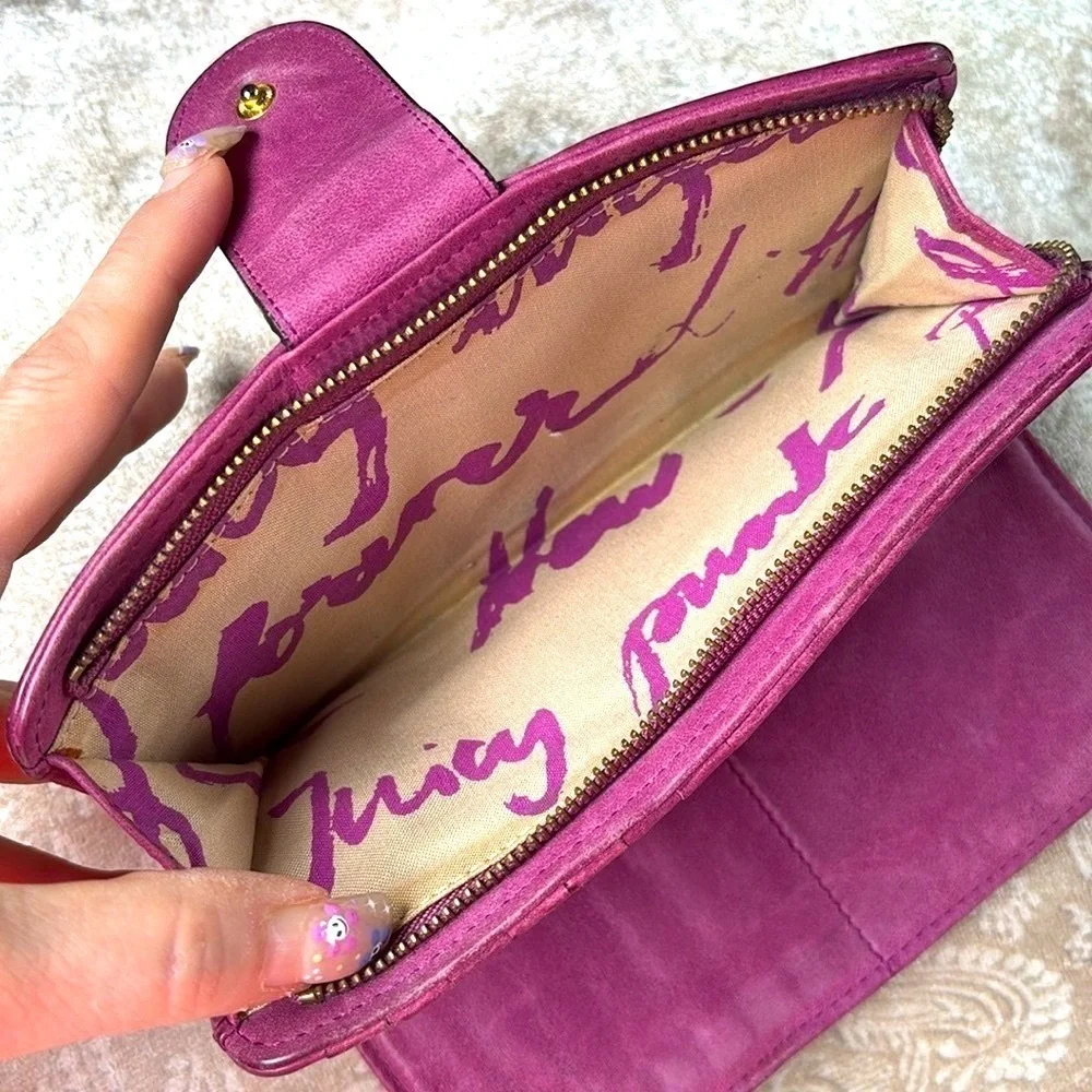 Vintage Juicy Couture Genuine Leather Magenta Bifold Snap Close Wallet w/ Locket